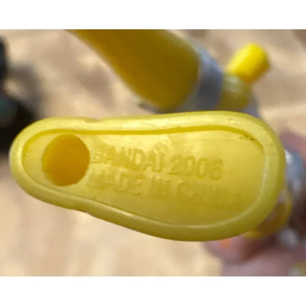 Power Rangers Yellow Ranger Action Figure 1993 Bandai - Picture 7 of 9